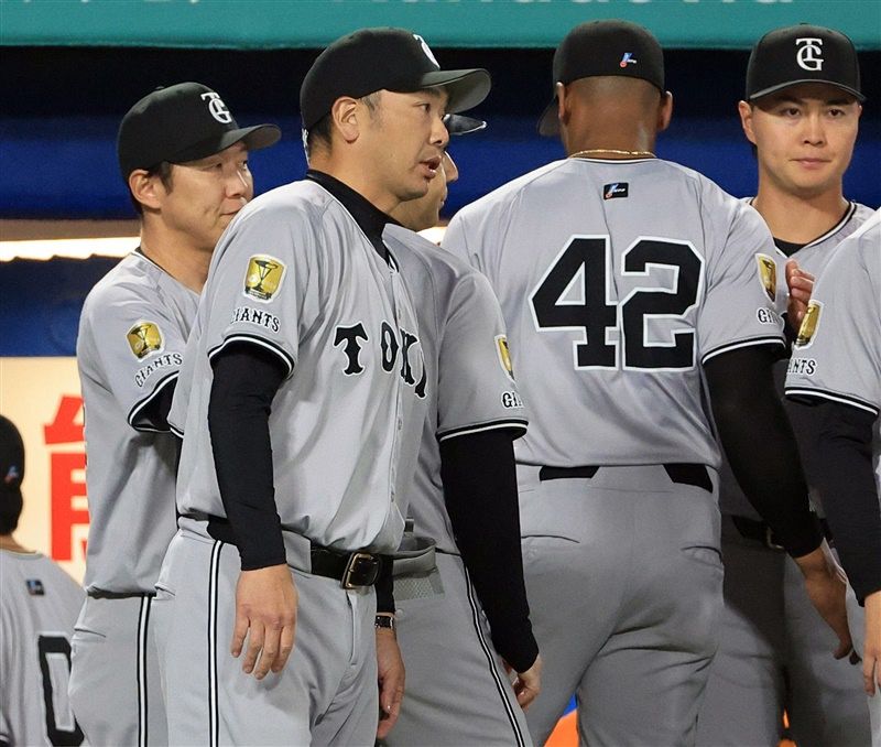 杉内俊哉投手モデル 左投手用 ローリングス軟式左投げピッチャー用 杉内俊哉モデル - メルカリ