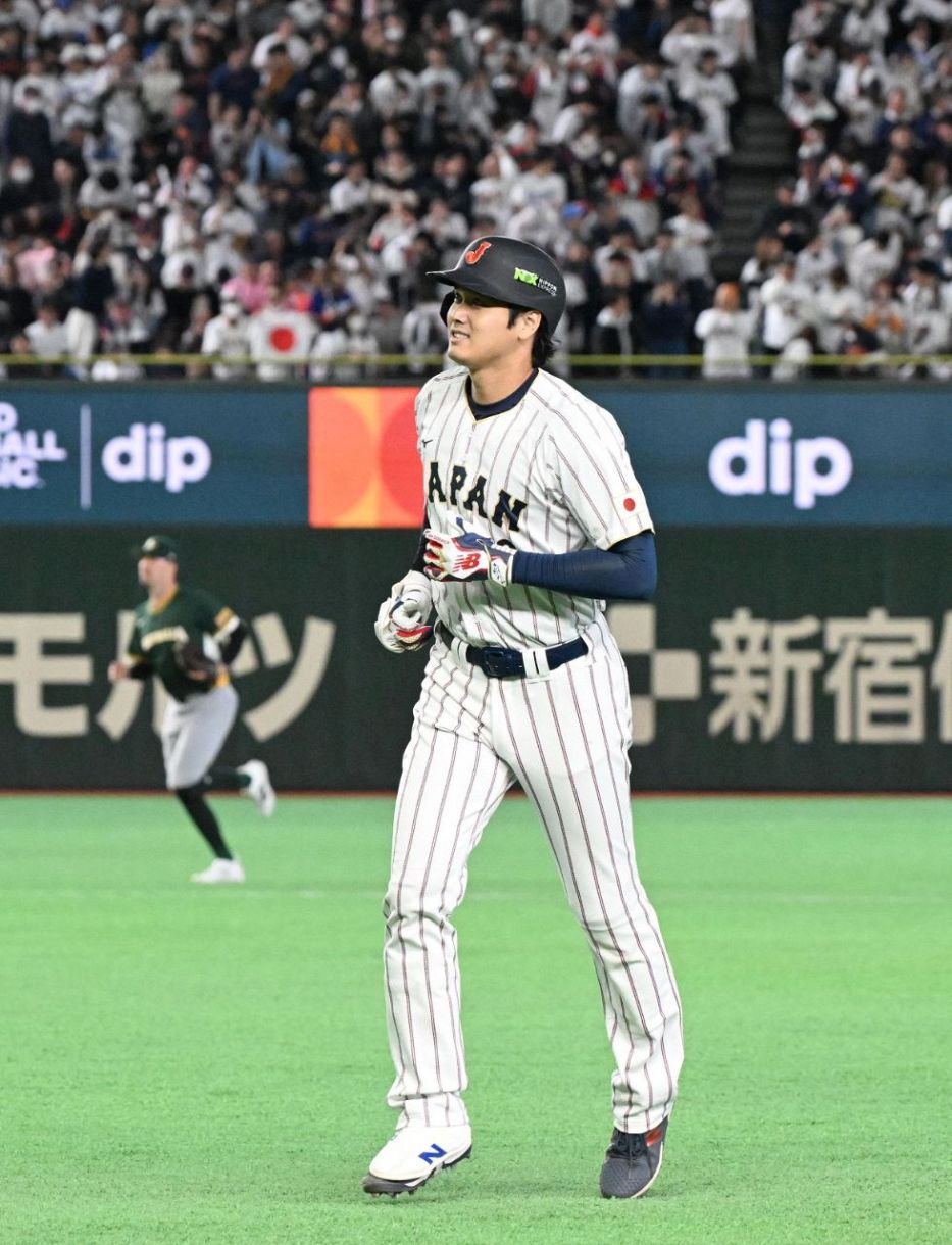 大谷翔平の第2打席は2死一、二塁の先制機で中飛、60年ぶり天覧試合の