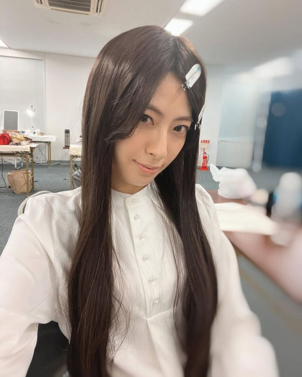 瀧本 美織 へそ