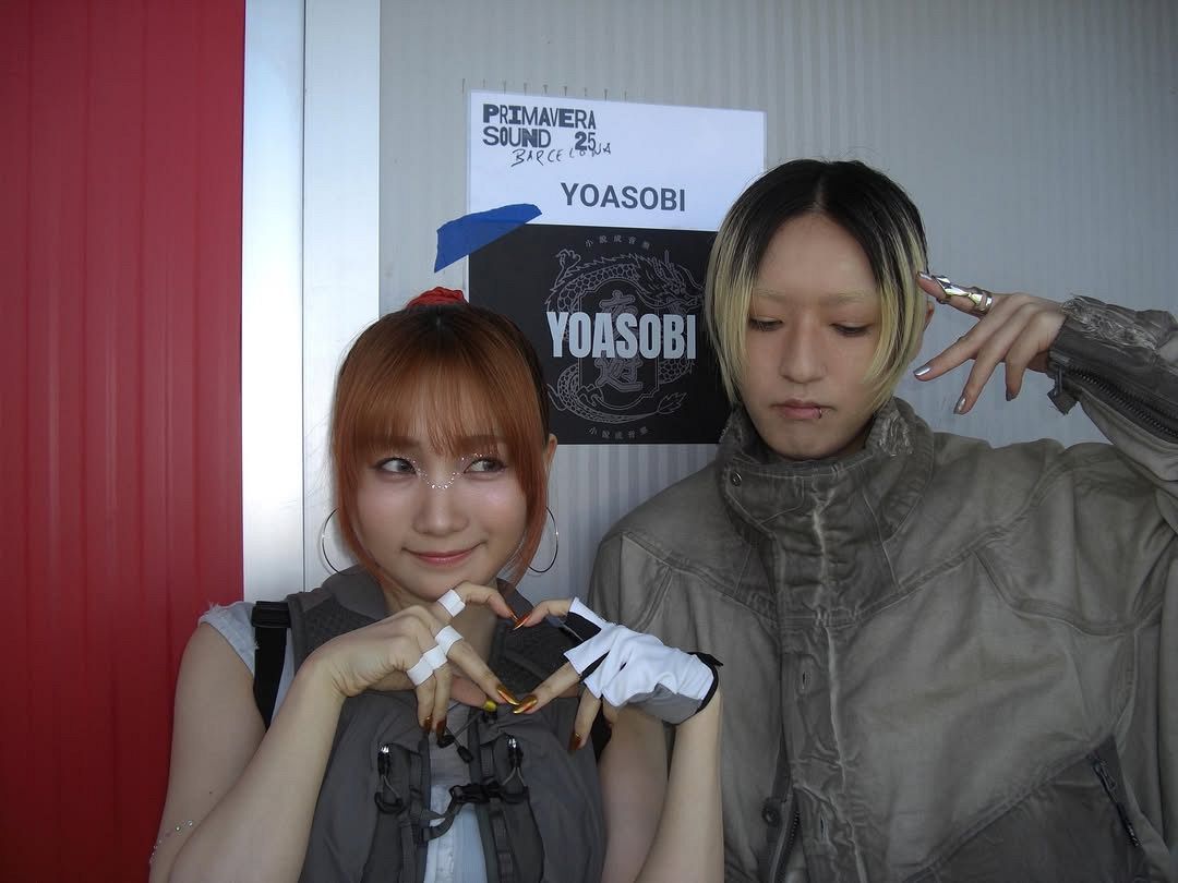 ikuraの手になんかある！」幾田りら〝タトゥー〟姿も「本物のAyaseには