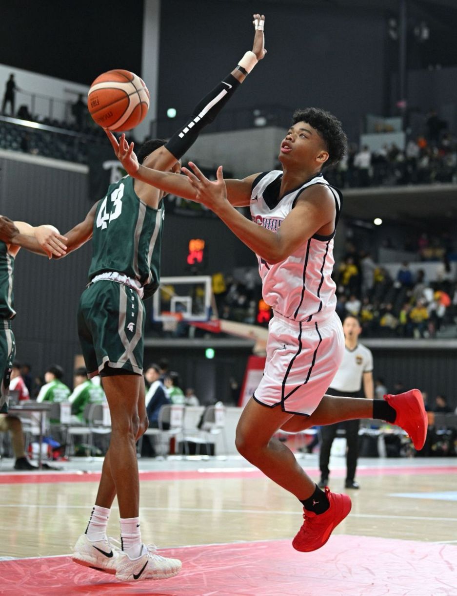 福岡大大濠TROJANS バスケ部ノースリーブ サイズXO ほつれ無し未使用美品 男子で連覇を狙う福岡大大濠のエースナンバー背負う2年生 トップリーグ