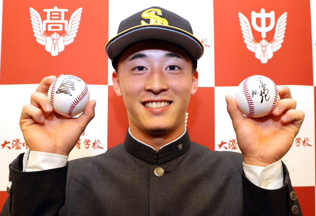 ソフトバンク・ドラ7福岡大大濠高の藤田悠太郎、170センチ捕手の目標は