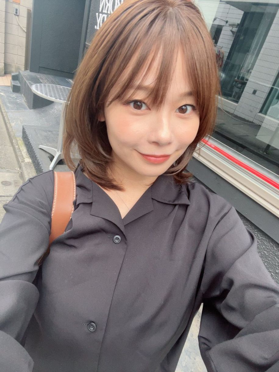 「脱ぐ時大変そう」サイズ間違い…ぴたぴた〝ミニTショット〟グラドル和地つかさに「主張が強め」「反則勝ちです」：「おっ！」でつながる地元密着の ...