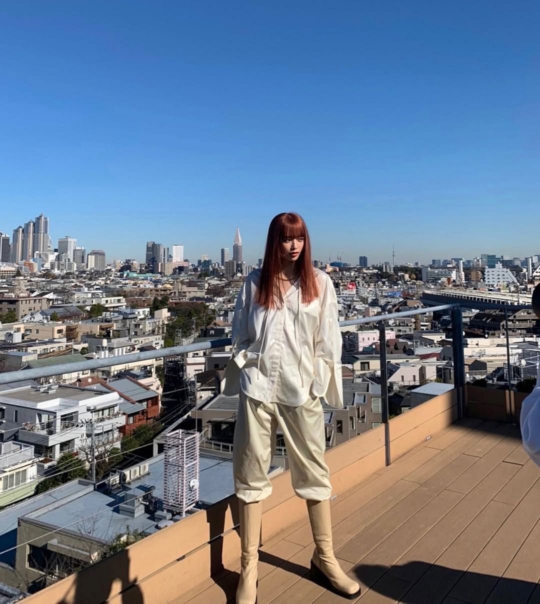 〝改名&休業〟経験したモデルが〝1年ぶり投稿〟…6年前に江夏詩織から改名した「栞」最新ショットに「元気かなって」「涙ちょんぎれそう」反響続々 ...