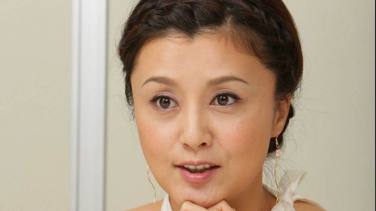 54歳でこれは凄い」藤原紀香〝超ミニスカ〟姿に騒然「すごい貫禄