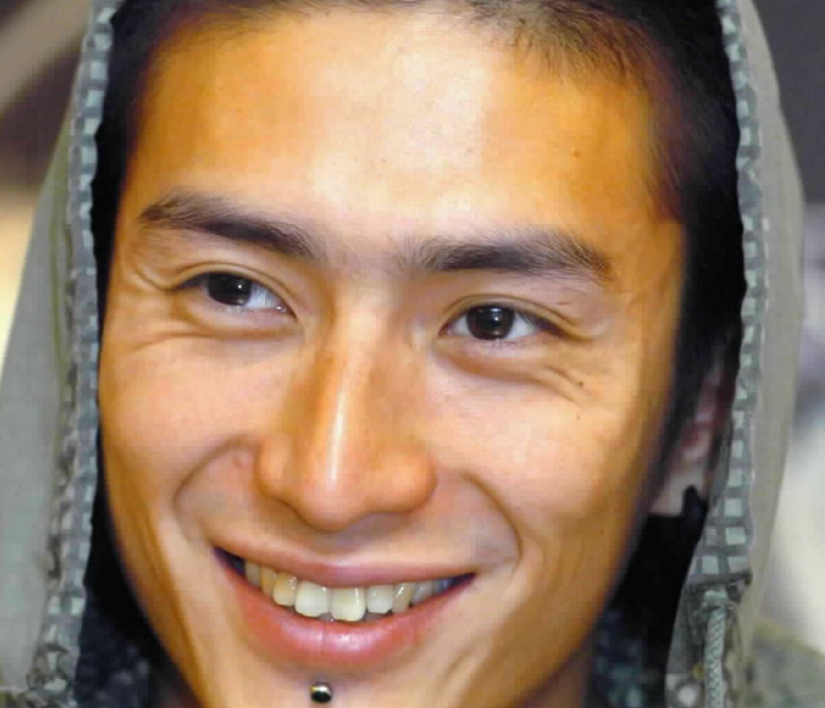 ちょっと待って」「違う雰囲気」俳優復帰から2年…伊勢谷友介〝激変〟姿