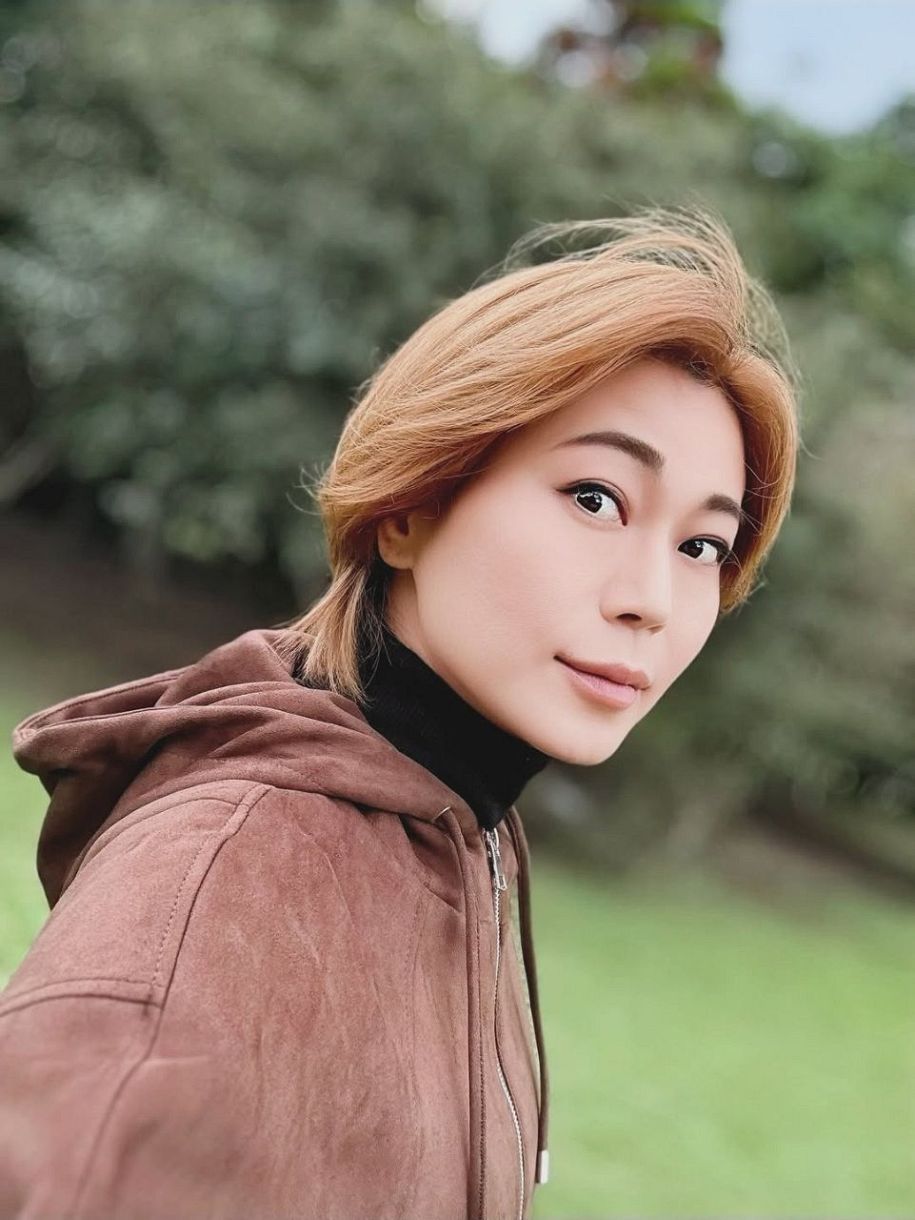 スタイル抜群」氷川きよし〝モデル立ち〟ショットに反響「メチャクチャ