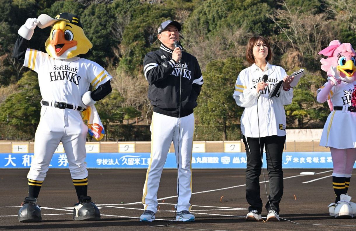 1年間、ついてきてください」 ソフトバンク小久保裕紀監督、宮崎の 