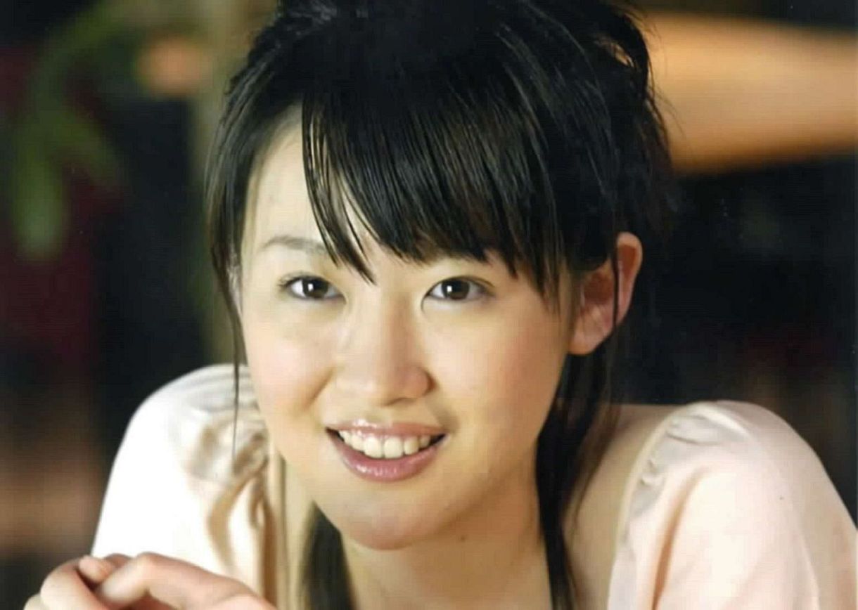 昭和美少女姉妹　前田愛　前田亜季　超レア生写真バトル・ロワイヤルプレゼント企画❸ 昭和の美少女チャイドル姉妹 前田亜季&前田愛 生写真 バトル