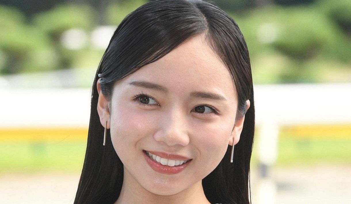 出てる！」〝攻めすぎビスチェ〟で番組出演の齊藤京子に反響「チラ見え