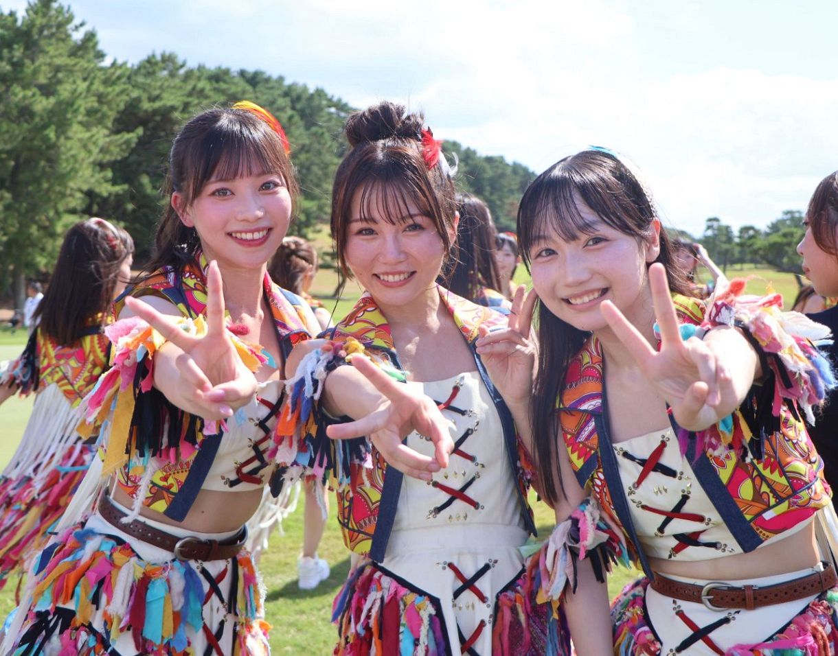 HKT48が18番グリーンでメロンジュース！「またすてきな思い出が増えた