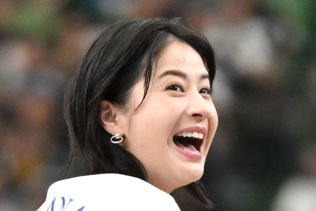 「誰!?」「変わりすぎて」松本若菜〝雰囲気ガラリ〟最新姿に「マジで目ん玉飛び出た」「同じ髪型にする！！！」：「おっ！」でつながる地元密着の ...