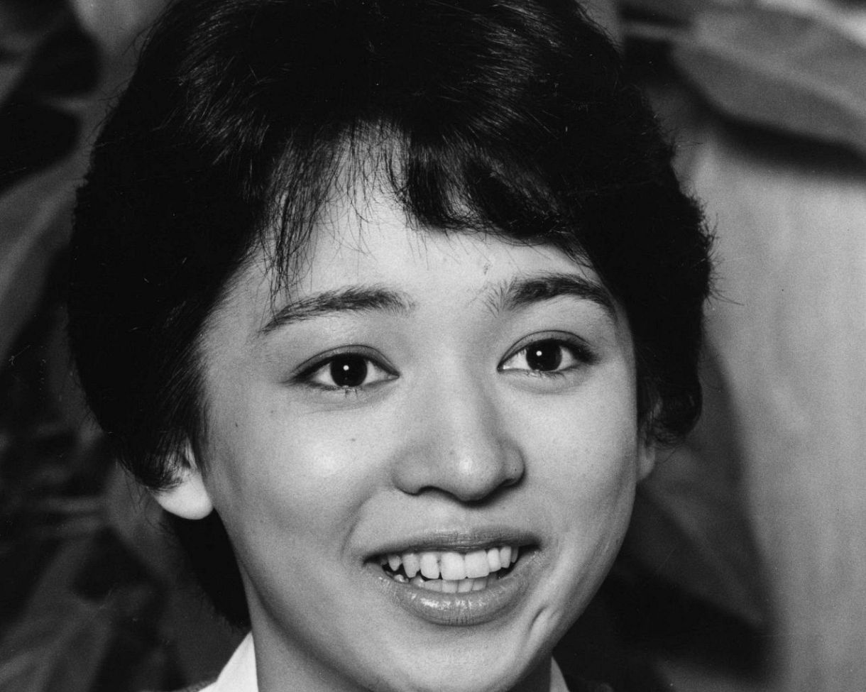 御夫婦だとは…！」宝塚退団から35年、名バイプレイヤー夫と〝ラブラブ2 