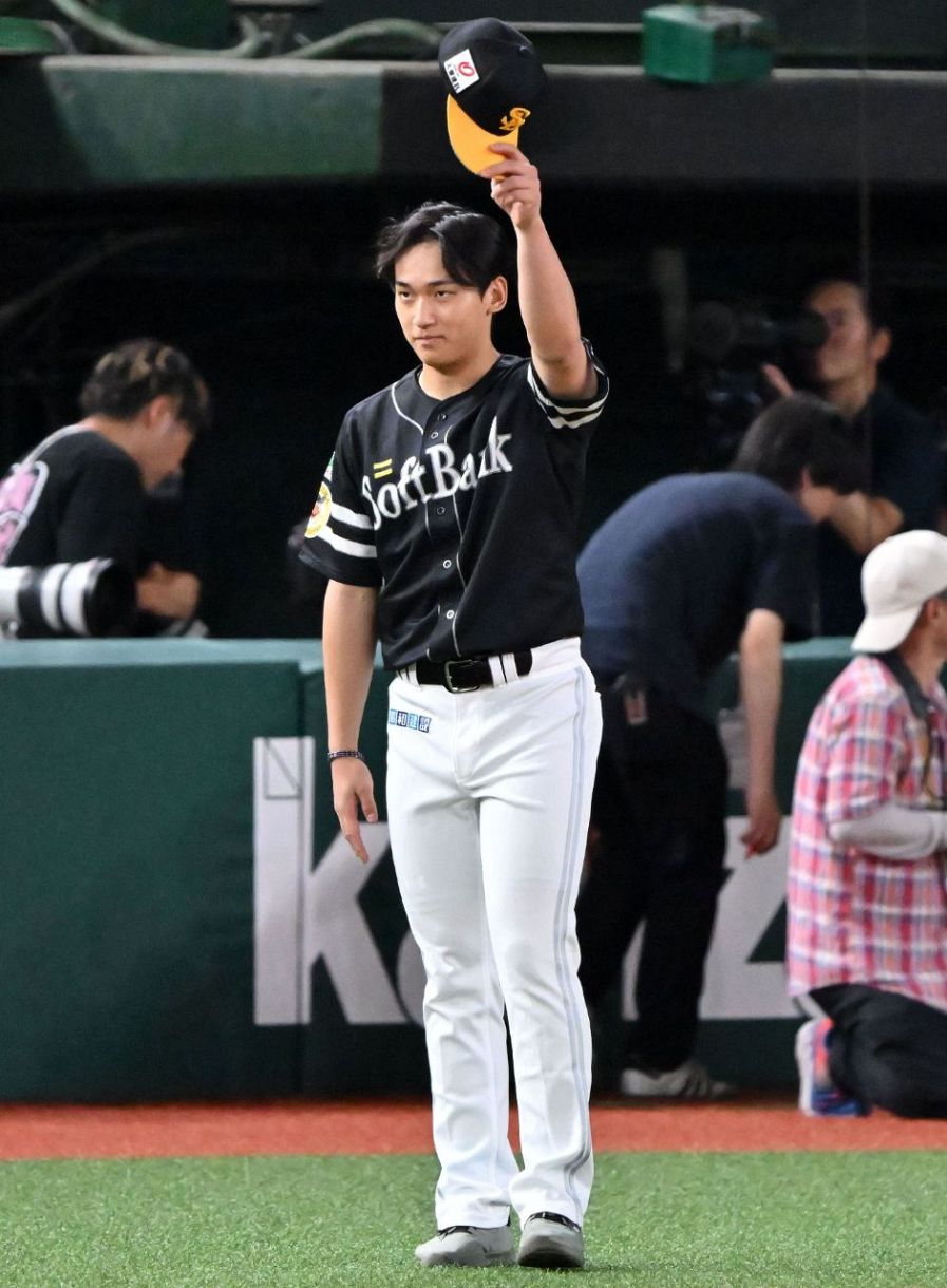前田悠伍選手【XLサイズ 】ソフトバンク ユニフォーム ビジター 黒 大谷＆マー超え！ 高卒3年目で開幕8連勝のソフトバンク前田悠伍