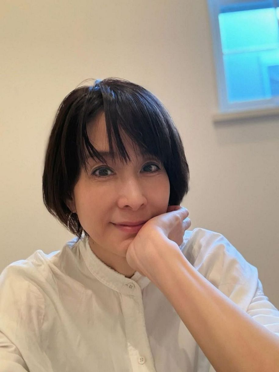 全身高級ブランド…元フジエースアナ内田恭子〝TV生出演〟姿に「エース