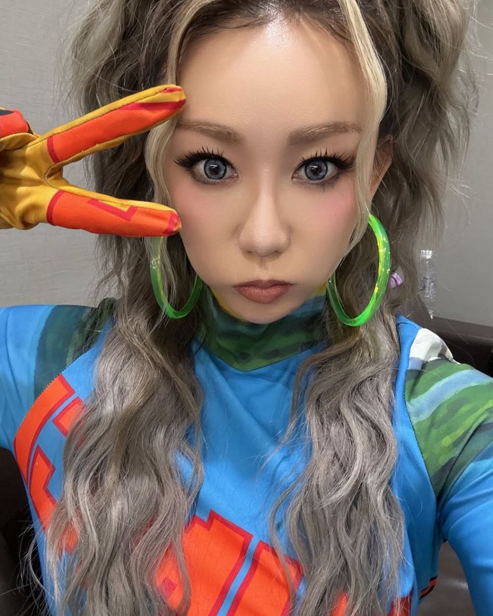オレンジ色ボブのニューヘアを絶賛されている倖田來未（インスタ