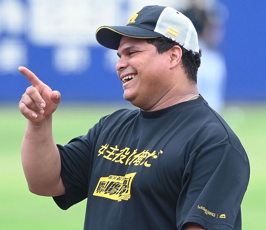 【選手支給】ソフトバンクホークス　ダブルユニバーサリーキャップ　アストゥディーヨ 選手支給】ソフトバンクホークス ダブルユニバーサリーキャップ