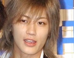 わぁ！赤西仁くん‼…スケスケ」〝TV出演の衣装〟にファン騒然「やば