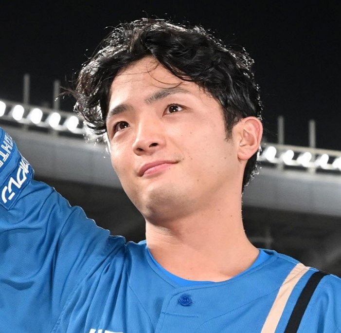 日本ハム〝歩くパワースポット〟郡司裕也が幸運フォト披露「幸せ