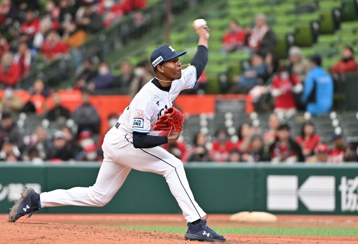 西武ライオンズ外崎修汰キャップ＋リストバンド. #外崎修汰 選手