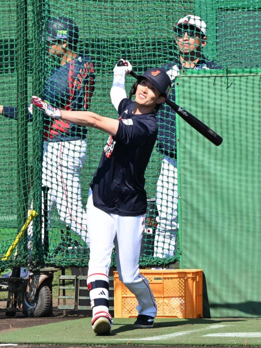 侍ジャパン周東佑京が早速快足披露！佐藤輝明の左翼線の当たりで一塁