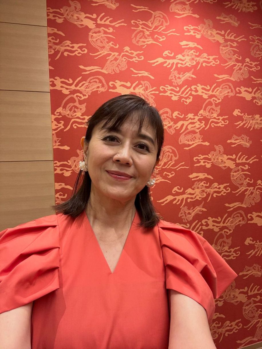 ひめさん専用】 冒険 エルサ 大人用 衣装 ディズニー アナと雪の女王2 冒険