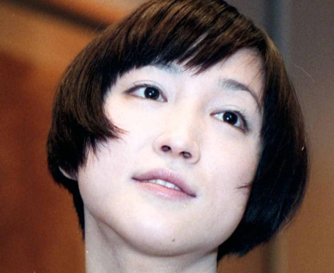 しばらく見かけない間に…」緒川たまき、夫が公開した〝55歳のレア