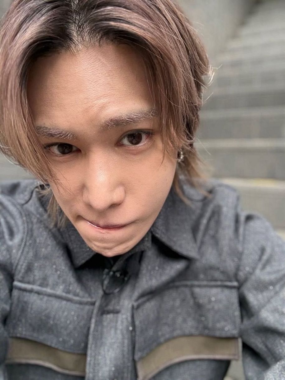 お椀の持ち方クセ強」キスマイ千賀健永の〝お蕎麦写真〟に衝撃「気に