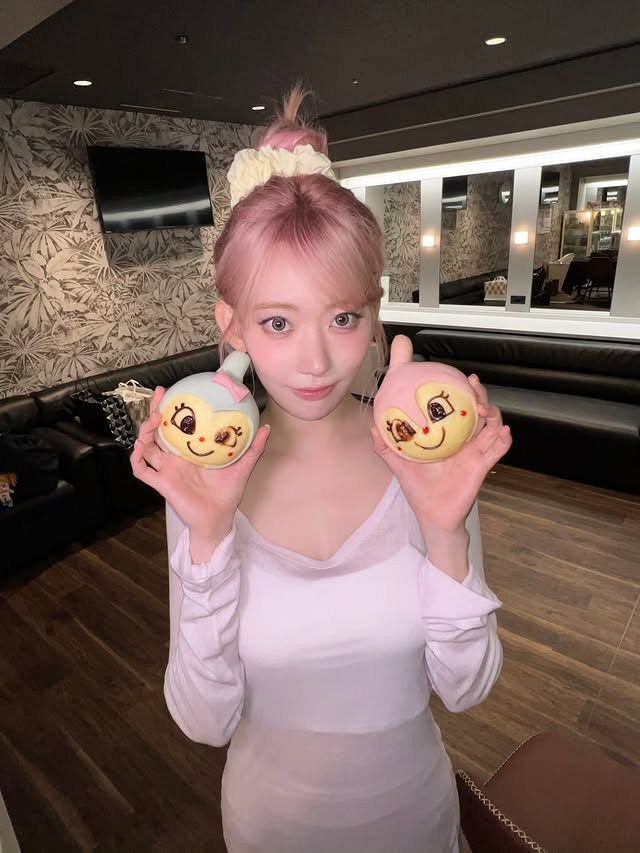 宮脇咲良 まとめ売り 金太郎かな?」宮脇咲良の衝撃トップスに反響「すごいスタイル