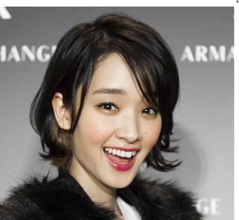 剛力彩芽‼️限定品で非売品の50枚中の希少な1枚。 雰囲気ガラリ、剛力彩芽の近影が話題「ショートよりも今のセミロング