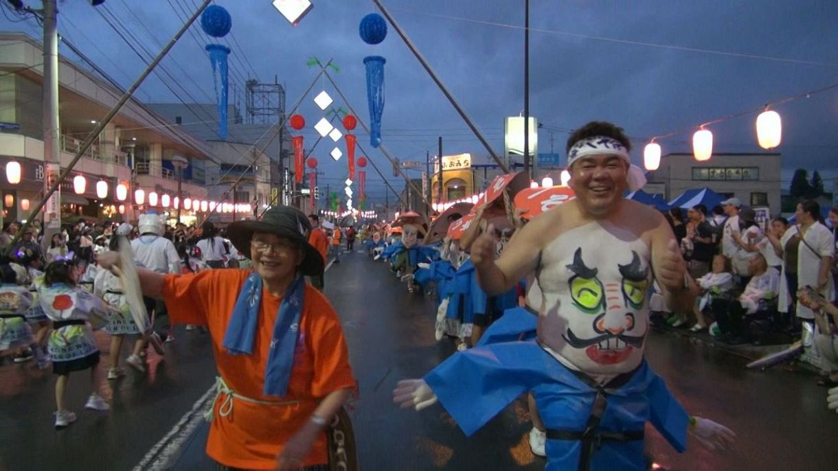 ついに「へそ祭り」参戦 おじさん芸人3人が出会いに感謝旅 ゴリパラ見