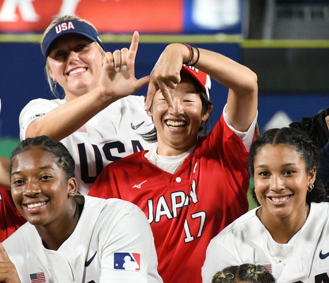 2000年頃　色紙　上野　麗華　全日本女子ソフトボールチーム 2000年頃 色紙 上野 麗華 全日本女子ソフトボールチーム