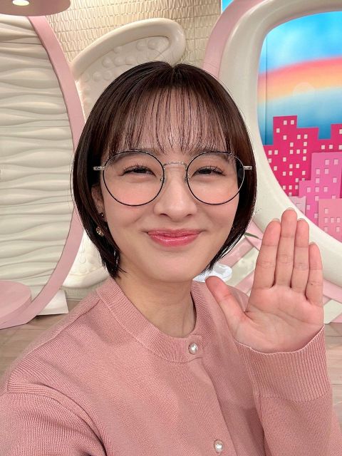 28歳人気テレ東アナ〝スケスケ〟姿に反響！記念グッズ発売に「ゲットせ