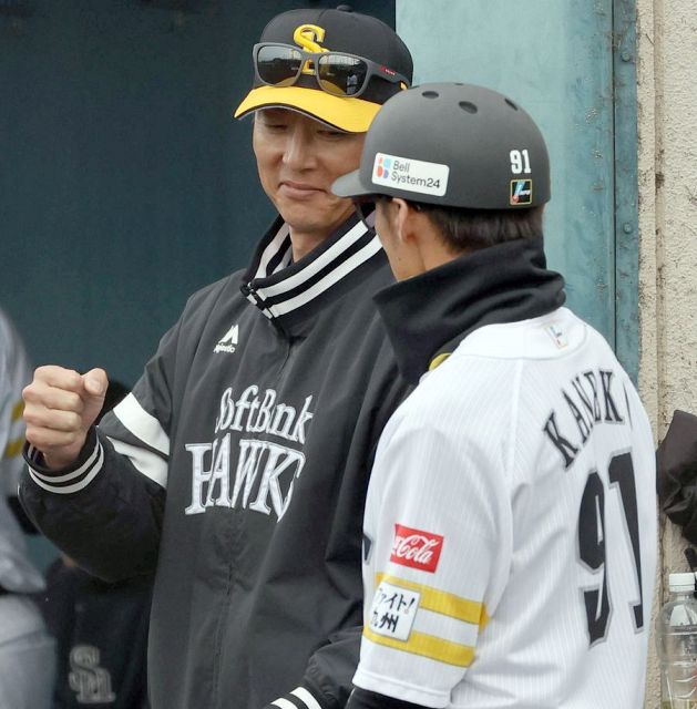 取り返しのつかないことを…」FA移籍1年目、ソフトバンク嶺井博希が