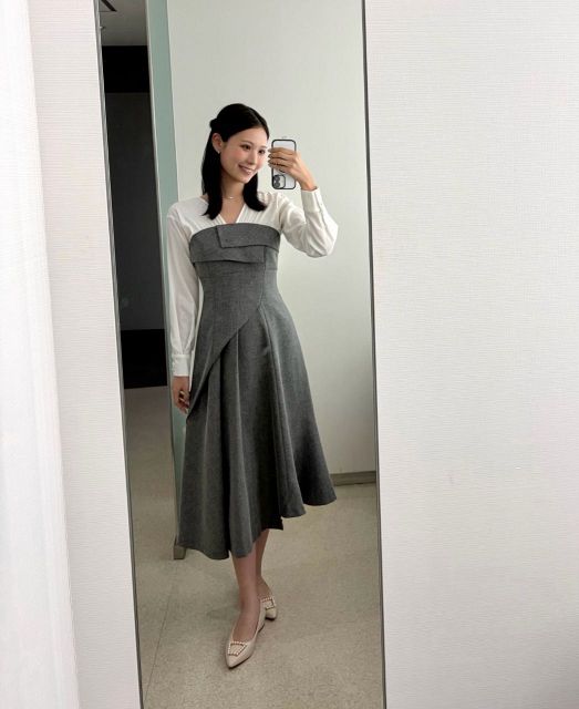 すごい」「才色兼備」井桁弘恵〝X字水着でWピース〟ショットに沸騰「最