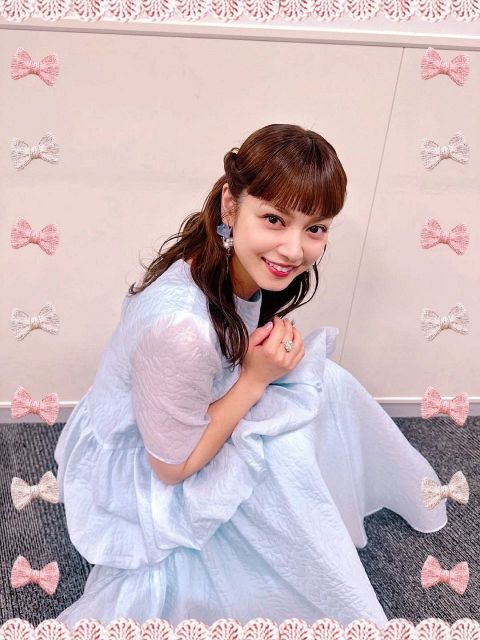 バンビ 賀来千香子 非売品 店舗 販促用 等身大 パネル 看板 オーラがとてつもない」64歳〝JJ専属モデルOG〟ランウェイ登場の賀来