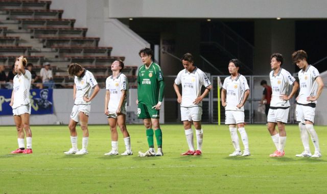 元日本代表FWで沖縄SV監督兼選手の高原直泰が選手引退 「幸せでした