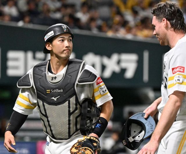 このユニホーム姿たまんないです」内川聖一さんがDeNAユニフォーム姿で
