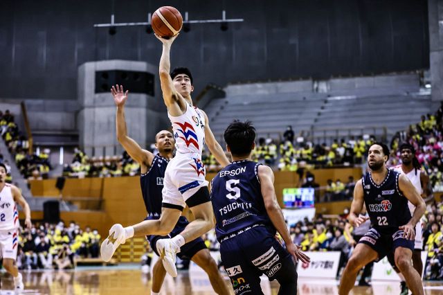 ライバルに惜敗の福岡大大濠、大型ルーキーの白谷柱誠ジャックに出た