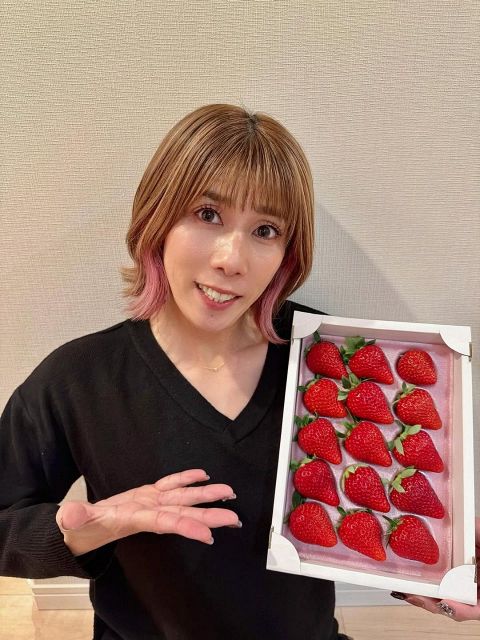吉田沙保里〝伝説のスイカ割り〟シーンを再現…人気アイドルとのコラボ