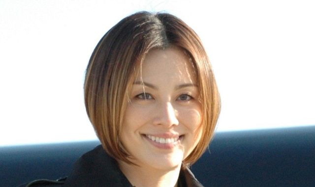 米倉涼子のサンタコスはシースルーワンピ「えー！まって可愛すぎるーー