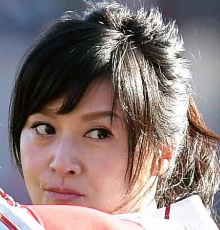 53歳・人気女優〝目立つー！〟MLB観戦ショットに大反響