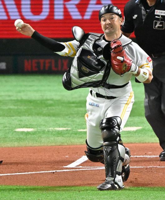 ソフトバンク嶺井博希「確信歩き」「バット投げ」特大1号同点2ラン