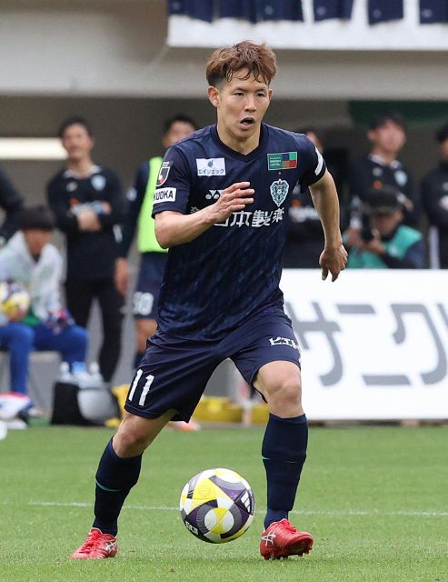 国見高校コンビが一撃！ アビスパ中村北斗が先制ボレー弾、城後