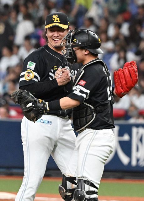 ソフトバンク周東佑京にアクシデント 守備で正木智也と衝突 自力