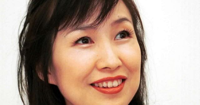 束で欲しい」56歳〝元祖バラドル〟の水着姿レトロアイテムが話題「素敵
