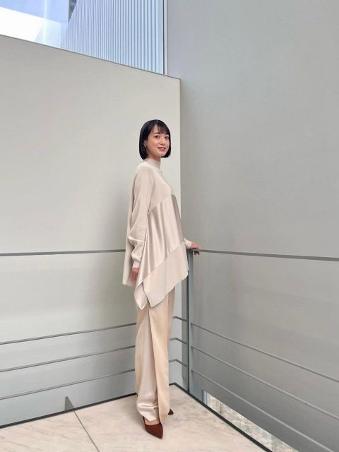 眩しく煌めき美しい」蛯原友里が二の腕露わタンクトップオフショット