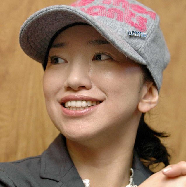 超人気女性ボーカルの夫、突然のテレビ出演に大反響 20歳下のイケメン