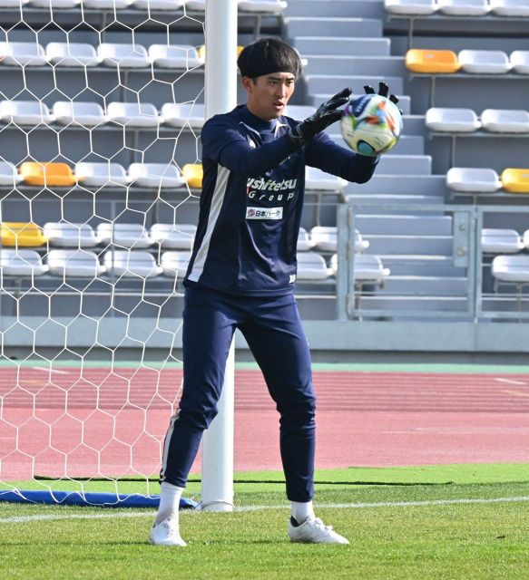 来年30周年のアビスパ福岡が新ユニホーム発表 博多織風の模様に忍ばせ