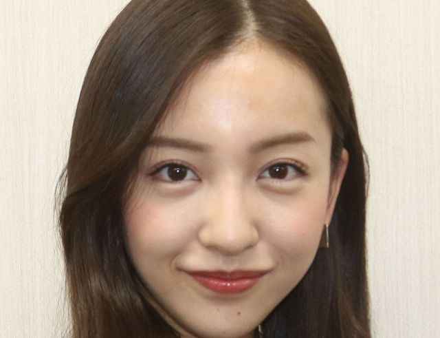 特注内装の高級新車〟披露の板野友美、〝日本一かわいいマネージャー